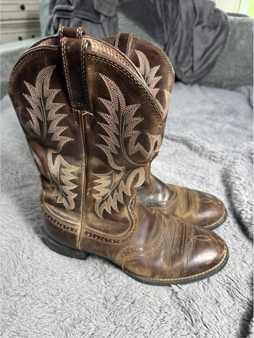 Ariat Women’s Brown Leather Western Cowboy Boots with Embroidered Design Size 8